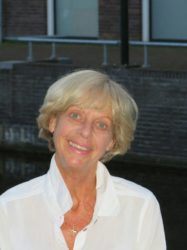 Dutch Editor thanks Carla Petersen, author Annelies George